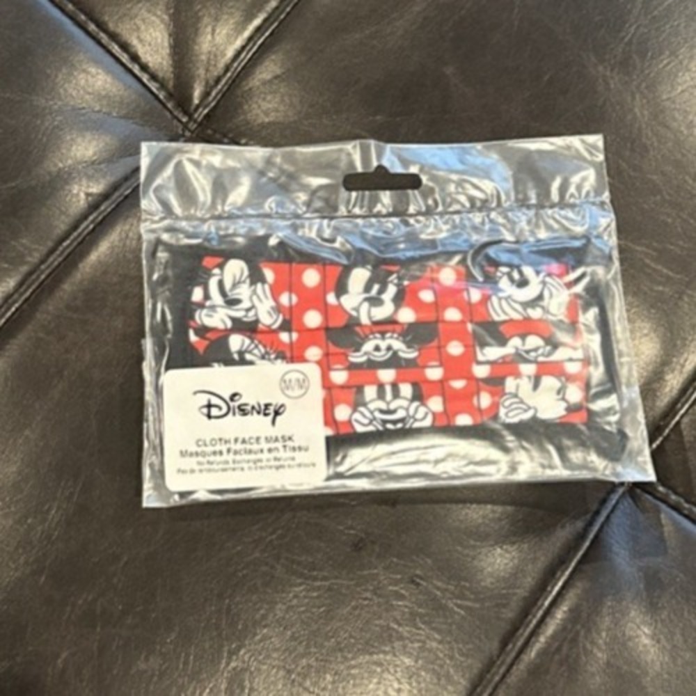 Disney Parks Size Medium MINNIE MOUSE Polka Dots Cloth All Over Face Mask Sealed